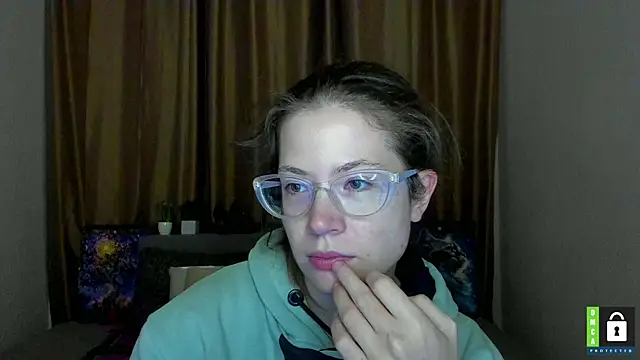 Snapshot of Alicia_redfollow chatting on October 26, 12:05 pm Alicia redfollow online show from October 26, 12:05 pm