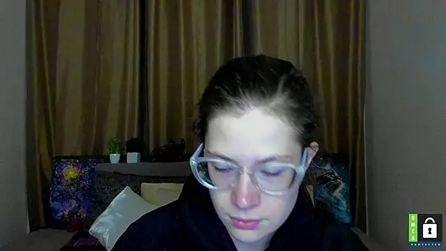 Snapshot of Alicia_redfollow chatting on October 19, 11:02 am Alicia redfollow online show from October 19, 11:02 am