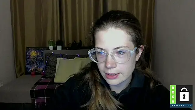 Snapshot of Alicia_redfollow chatting on September 27, 5:30 pm Alicia redfollow online show from September 27, 5:30 pm