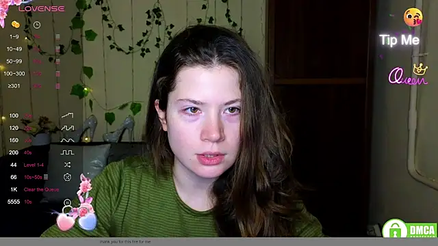 Snapshot of Alicia_redfollow chatting on February 16, 6:23 am Alicia redfollow online show from February 16, 6:23 am