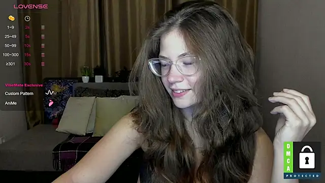 Snapshot of Alicia_redfollow chatting on September 24, 11:28 am Alicia redfollow online show from September 24, 11:28 am