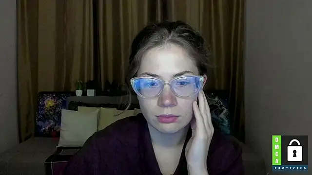 Snapshot of Alicia_redfollow chatting on October 4, 5:03 pm Alicia redfollow online show from October 4, 5:03 pm