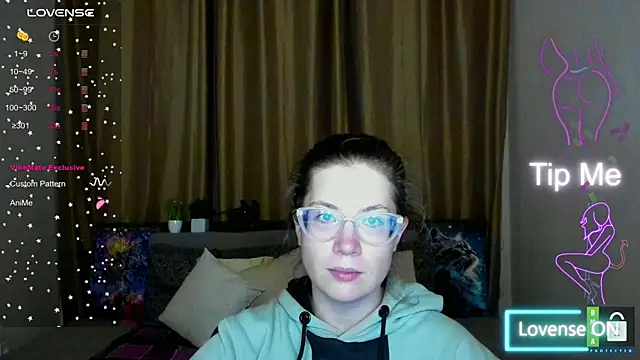 Snapshot of Alicia_redfollow chatting on October 29, 6:29 pm Alicia redfollow online show from October 29, 6:29 pm