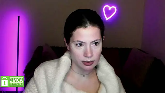 Snapshot of Alicia_redfollow chatting on November 29, 6:24 am Alicia redfollow online show from November 29, 6:24 am