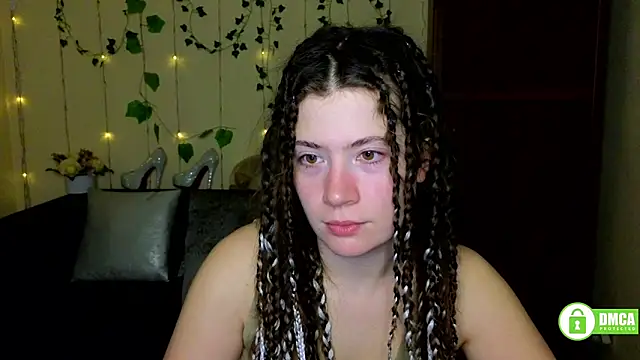 Snapshot of Alicia_redfollow chatting on February 23, 6:36 am Alicia redfollow online show from February 23, 6:36 am