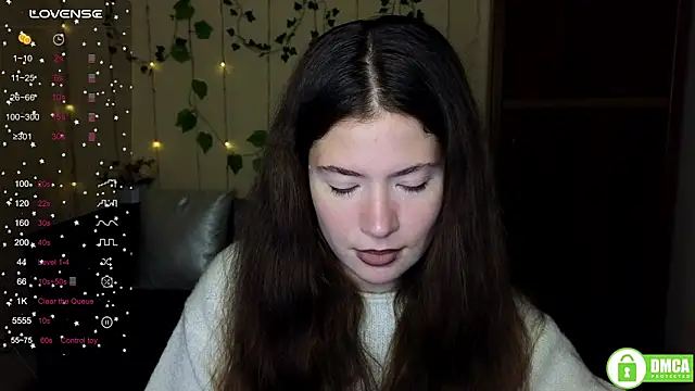 Snapshot of Alicia_redfollow chatting on November 27, 12:27 pm Alicia redfollow online show from November 27, 12:27 pm