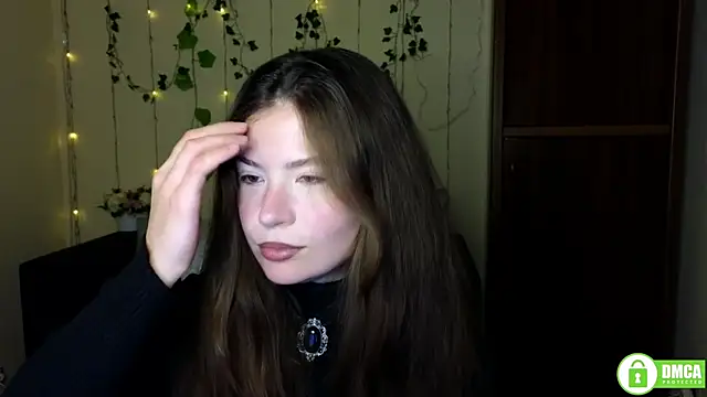 Snapshot of Alicia_redfollow chatting on November 17, 12:31 pm Alicia redfollow online show from November 17, 12:31 pm