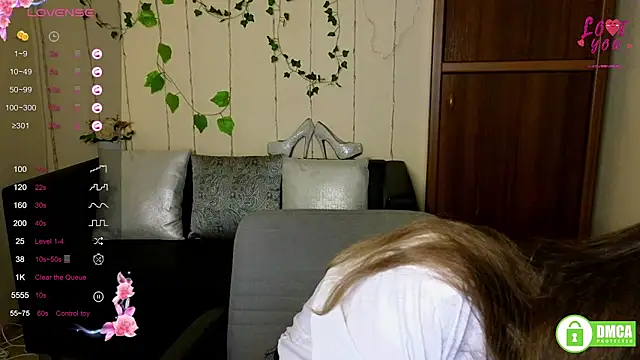 Snapshot of Alicia_redfollow chatting on September 21, 5:29 pm Alicia redfollow online show from September 21, 5:29 pm