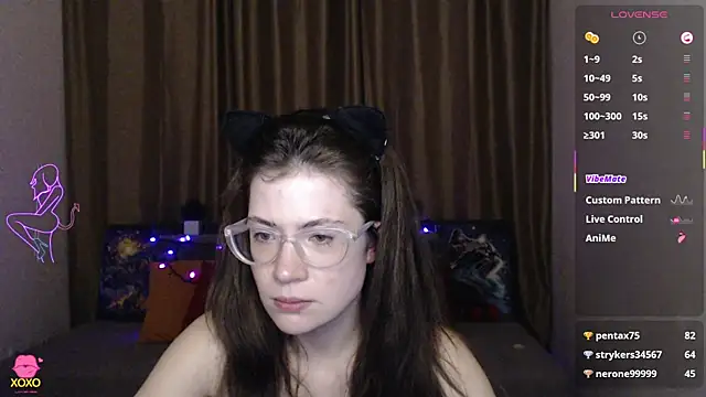 Snapshot of Alicia_redfollow chatting on March 14, 12:32 am Alicia redfollow online show from March 14, 12:32 am