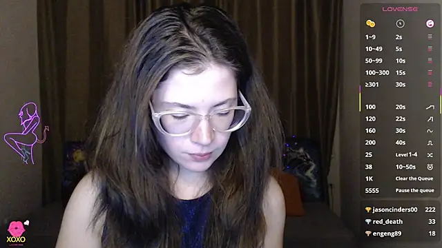 Snapshot of Alicia_redfollow chatting on March 10, 3:45 am Alicia redfollow online show from March 10, 3:45 am