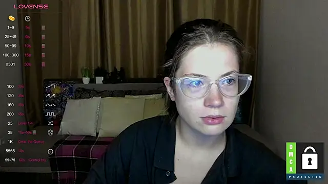 Snapshot of Alicia_redfollow chatting on September 28, 5:20 pm Alicia redfollow online show from September 28, 5:20 pm