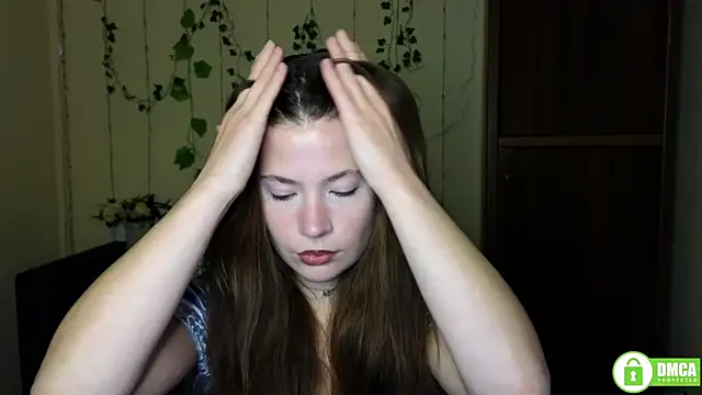 Snapshot of Alicia_redfollow chatting on November 16, 12:10 pm Alicia redfollow online show from November 16, 12:10 pm