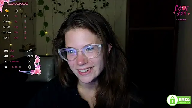 Snapshot of Alicia_redfollow chatting on September 26, 11:28 am Alicia redfollow online show from September 26, 11:28 am