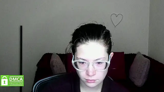 Snapshot of Alicia_redfollow chatting on October 18, 11:23 am Alicia redfollow online show from October 18, 11:23 am