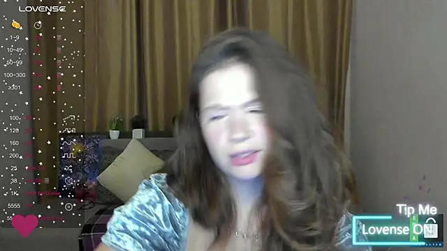 Snapshot of Alicia_redfollow chatting on November 15, 12:20 pm Alicia redfollow online show from November 15, 12:20 pm