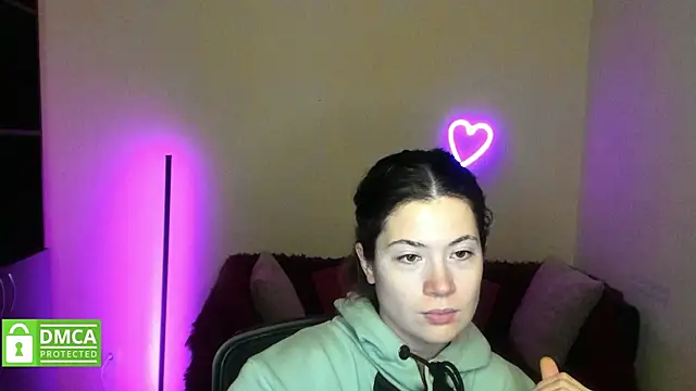 Snapshot of Alicia_redfollow chatting on December 4, 12:26 pm Alicia redfollow online show from December 4, 12:26 pm