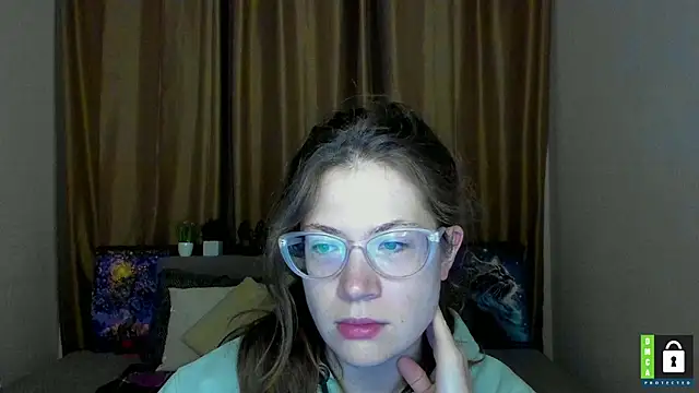 Snapshot of Alicia_redfollow chatting on October 25, 11:09 am Alicia redfollow online show from October 25, 11:09 am