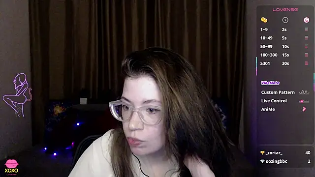 Snapshot of Alicia_redfollow chatting on March 17, 9:24 pm Alicia redfollow online show from March 17, 9:24 pm