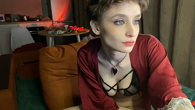 Snapshot of Cristmass_princess chatting on February 19, 4:34 am Cristmass princess online show from February 19, 4:34 am