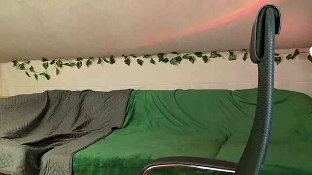 Cristmass princess online show from March 1, 5:13 pm