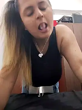 Miss balloonsmila online show from January 2, 8:57 pm