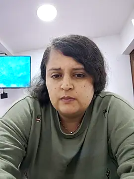 Miss balloonsmila online show from December 2, 5:09 am