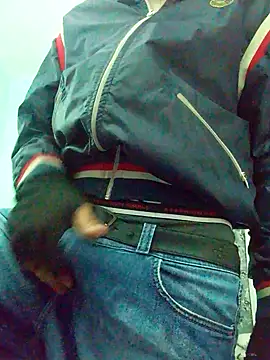 Snapshot of TOMYCOCKMILK chatting on December 20, 10:54 pm TOMYCOCKMILK online show from December 20, 10:54 pm