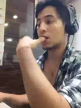 GamerQuinn online show from December 21, 10:40 pm