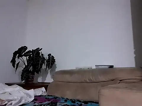 priscilla420 online show from October 3, 11:50 pm