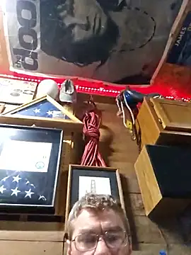 tileguyyy online show from October 16, 4:32 am