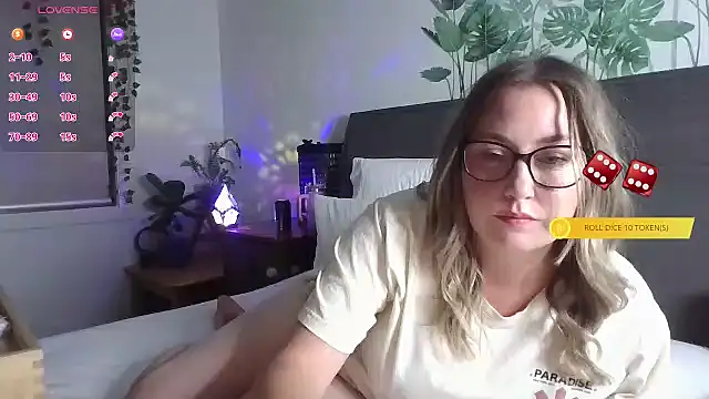 Snapshot of bustyblissxx chatting on January 13, 11:30 am bustyblissxx online show from January 13, 11:30 am