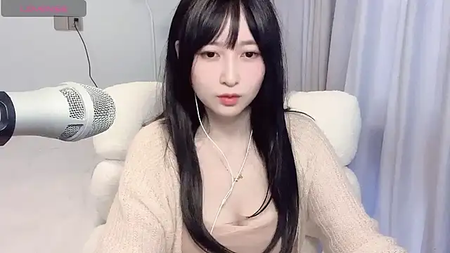 Snapshot of yorissss chatting on January 11, 6:35 am yorissss online show from January 11, 6:35 am