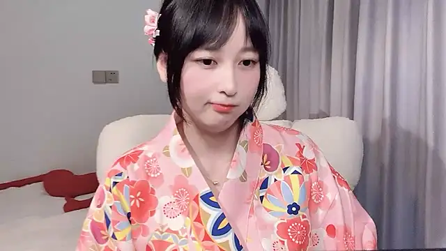 Snapshot of yorissss chatting on October 9, 2:23 am yorissss online show from October 9, 2:23 am