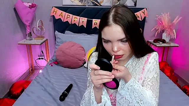 Curvy Dynamite  online show from March 4, 1:24 am