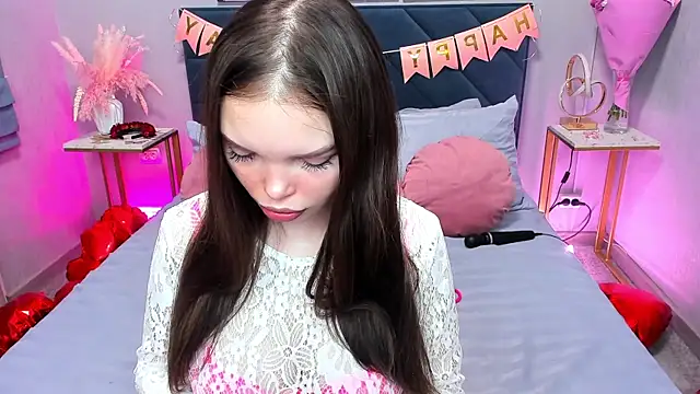 Curvy Dynamite  online show from March 5, 1:13 am