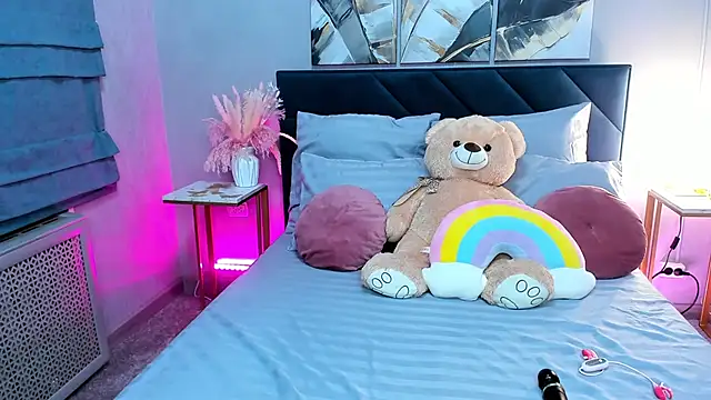 Curvy Dynamite  online show from September 29, 1:23 am