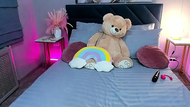 Curvy Dynamite  online show from October 22, 1:16 am