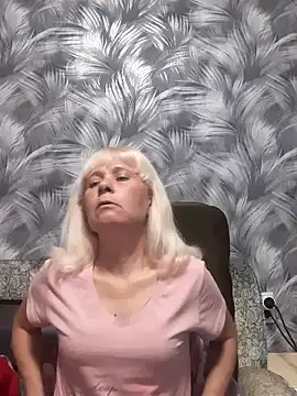 sakura blonde online show from November 8, 7:45 am