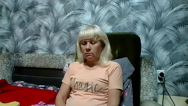 sakura blonde online show from October 30, 6:05 pm