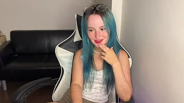 bumble bee online show from March 19, 12:01 pm