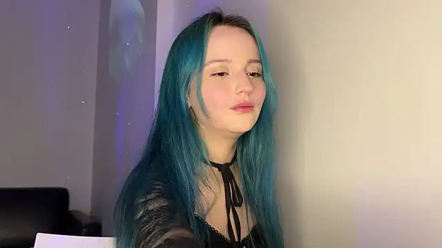 bumble bee online show from January 13, 1:06 pm