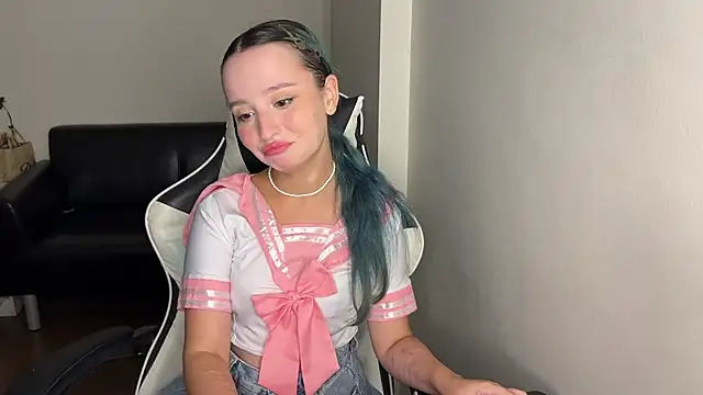 bumble bee online show from March 14, 7:34 pm