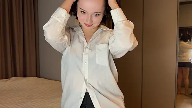 bumble bee online show from March 7, 11:05 am