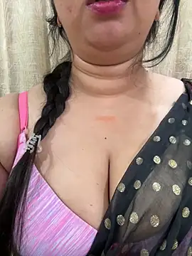 Snapshot of Akhi_Akshaya chatting on January 25, 10:28 pm Akhi Akshaya online show from January 25, 10:28 pm