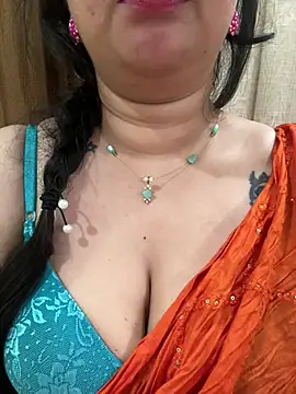 Snapshot of Akhi_Akshaya chatting on February 1, 11:37 pm Akhi Akshaya online show from February 1, 11:37 pm