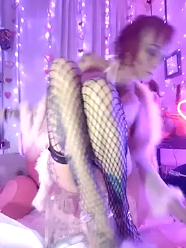 MommyMisfit online show from February 9, 9:07 am