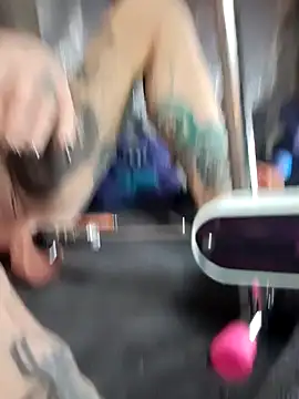 Snapshot of MommyMisfit chatting on October 23, 1:15 am MommyMisfit online show from October 23, 1:15 am