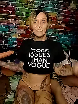 Snapshot of MommyMisfit chatting on September 16, 2:56 am MommyMisfit online show from September 16, 2:56 am