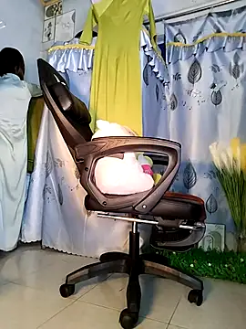 Lucy limon online show from November 18, 9:34 am