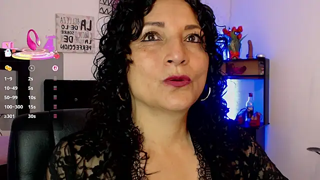 Snapshot of arianna_ros3 chatting on September 12, 3:34 pm arianna ros3 online show from September 12, 3:34 pm
